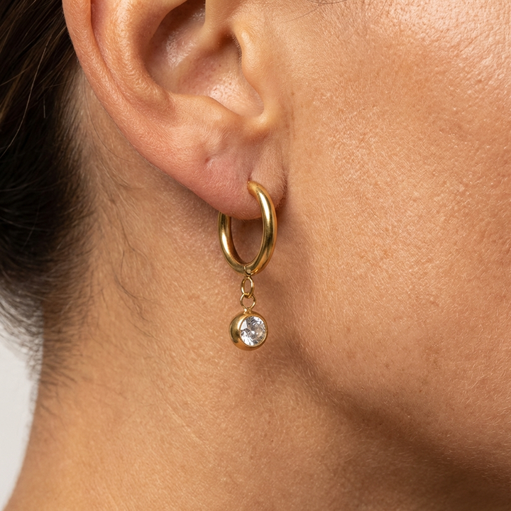 Geburtsstein Ohrringe Gold für Frauen. Zirkonia, wasserdicht und aus Edelstahl gefertigt.