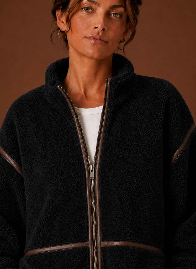 Elegante braune Damen Sherpa-Jacke mit durchgehendem Reißverschluss, modische Wintermode für Damen.