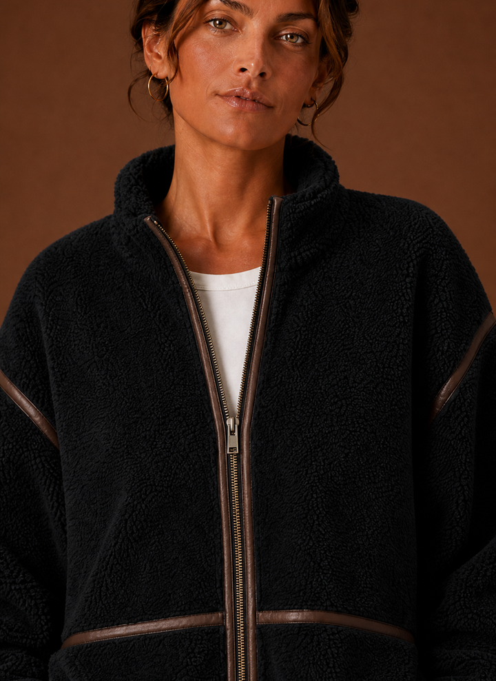 Elegante braune Damen Sherpa-Jacke mit durchgehendem Reißverschluss, modische Wintermode für Damen.