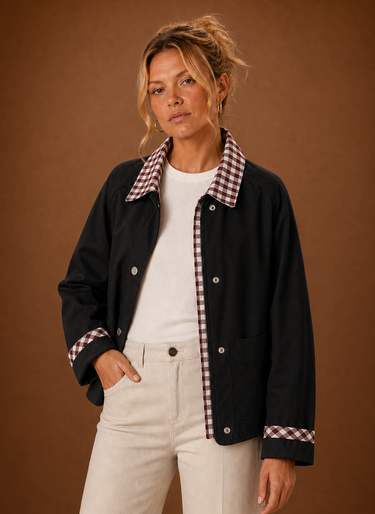 Bequeme Damen Freizeitjacke mit Schottenkaro-Kragen, vielseitige Übergangsjacke.