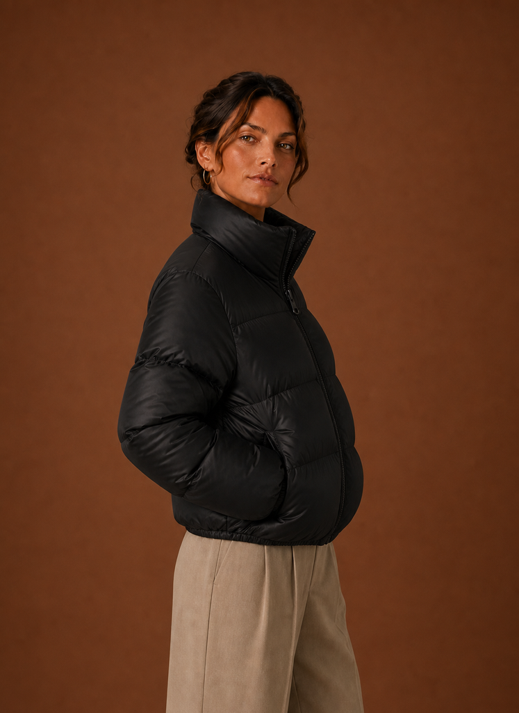 Taillierte Damen Steppjacke in klassischem Design. Ideal als warme Herbst- oder Winterjacke für Damen.
