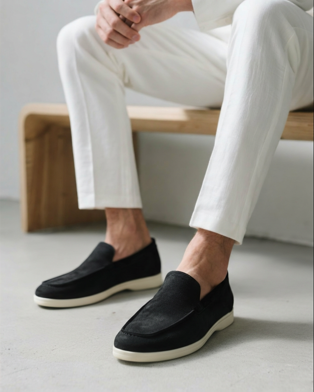 Braune Loafer mit feiner Steppnaht, elegante Schuhe für Damen und Herren.