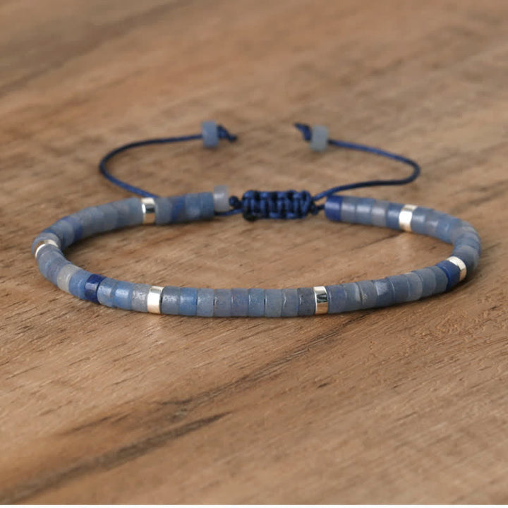 Handgemachtes geflochtenes Damenarmband Seraphina mit Natursteinen, stilvolles Geschenk.