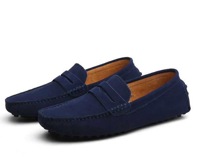Herren Loafers am Fuß, stylisch & komfortabel, ideal für urbane Sommer- & Frühlingsmode.