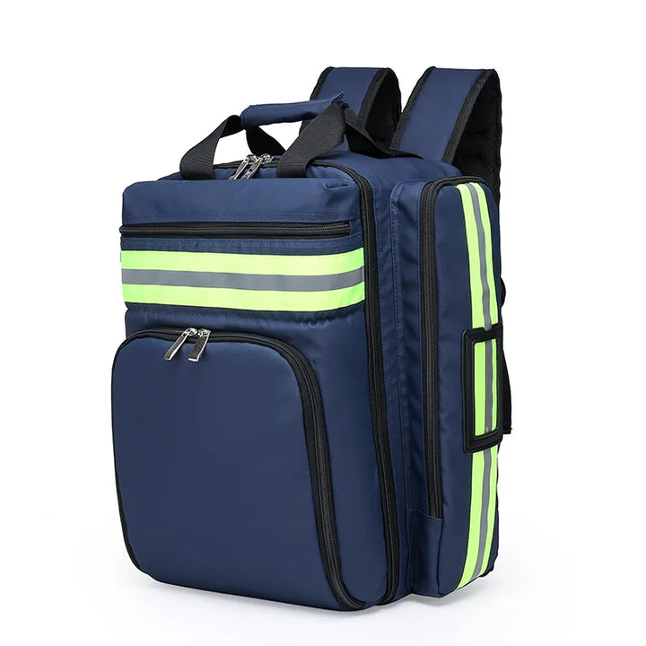 Detaillierter Erste-Hilfe-Rucksack mit robusten Reißverschlüssen; eine zuverlässige medizinische Tasche für Notfälle & Outdoor.