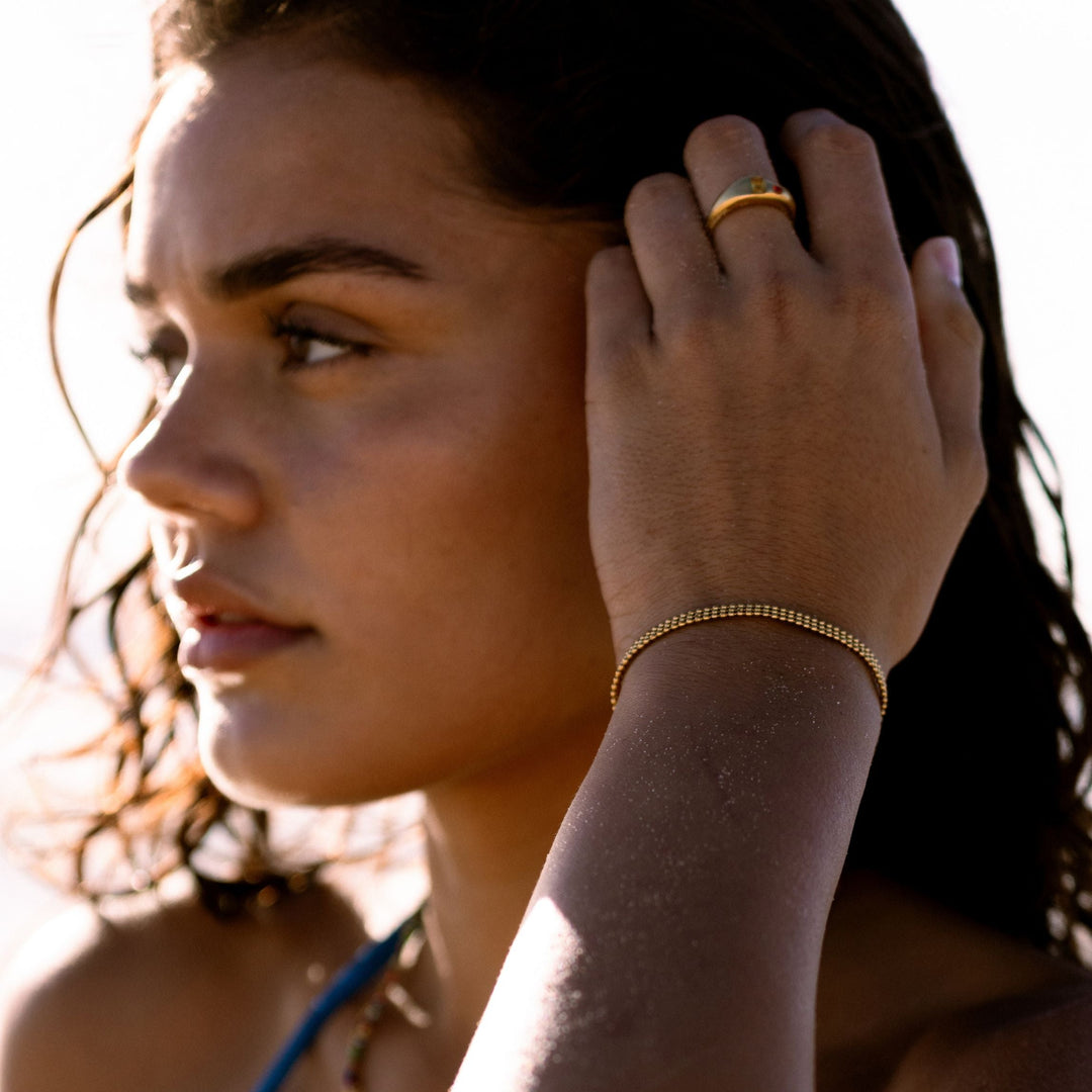 Langlebiges Damen Gliederarmband in Gold, hypoallergen und wasserfest aus Edelstahl, für empfindliche Haut.
