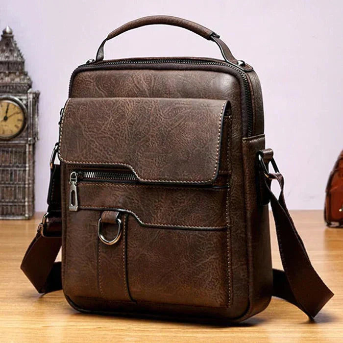 Dame trägt stilvolle Damen Schultertasche als elegantes Accessoire zum Business-Outfit.
