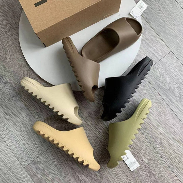 Stylische & bequeme Unisex Freizeitpantoffeln. Trendige Hausschuhe, Sandalen & Sommerschuhe für Damen und Herren.