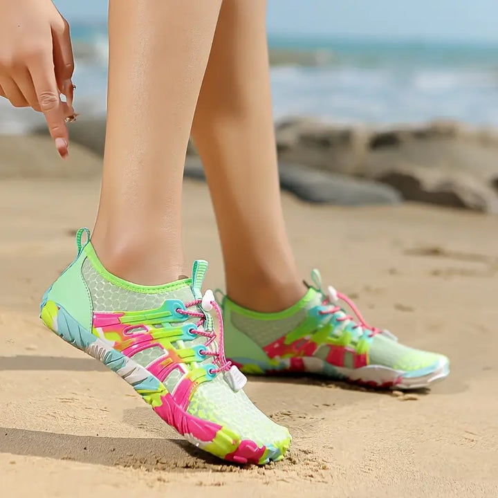 Leichte, flexible Damen Barfuß-Wasserschuhe, ideal für Outdoor-Abenteuer und Wassersport.