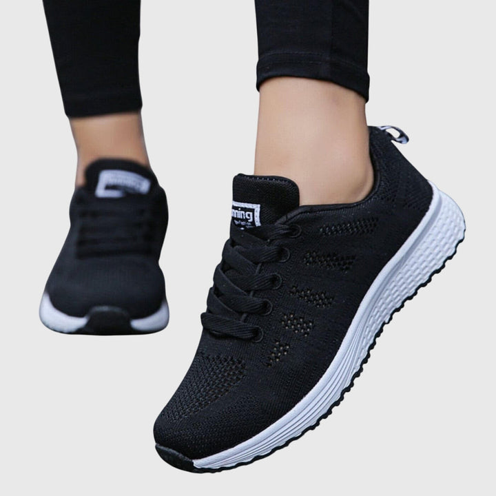 Komfortable Damensneaker mit gepolstertem Fußbett & stabilem Fersenbereich für ergonomischen Halt im Alltag.