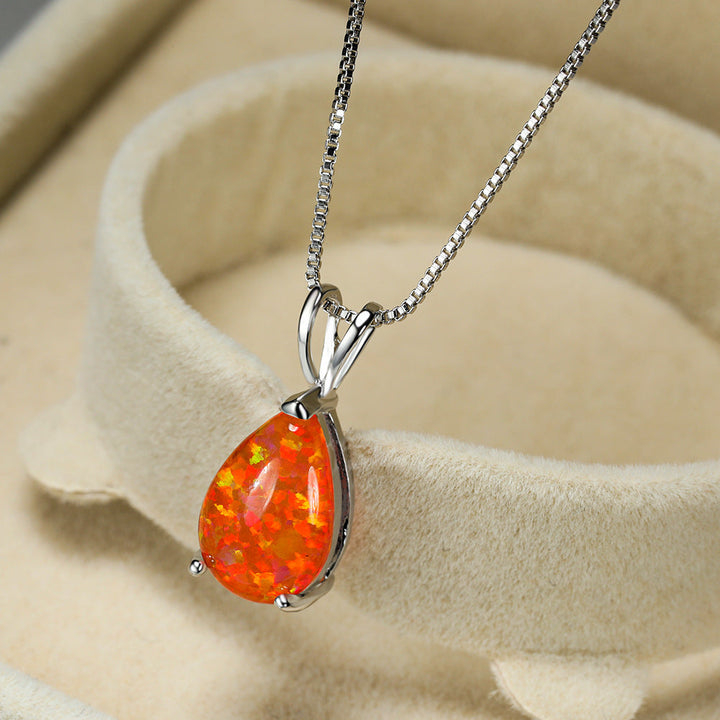 Modisches Accessoire: Damen Opal-Halskette mit Tropfen-Anhänger, Roségold. Eleganter, minimalistischer Schmuck.