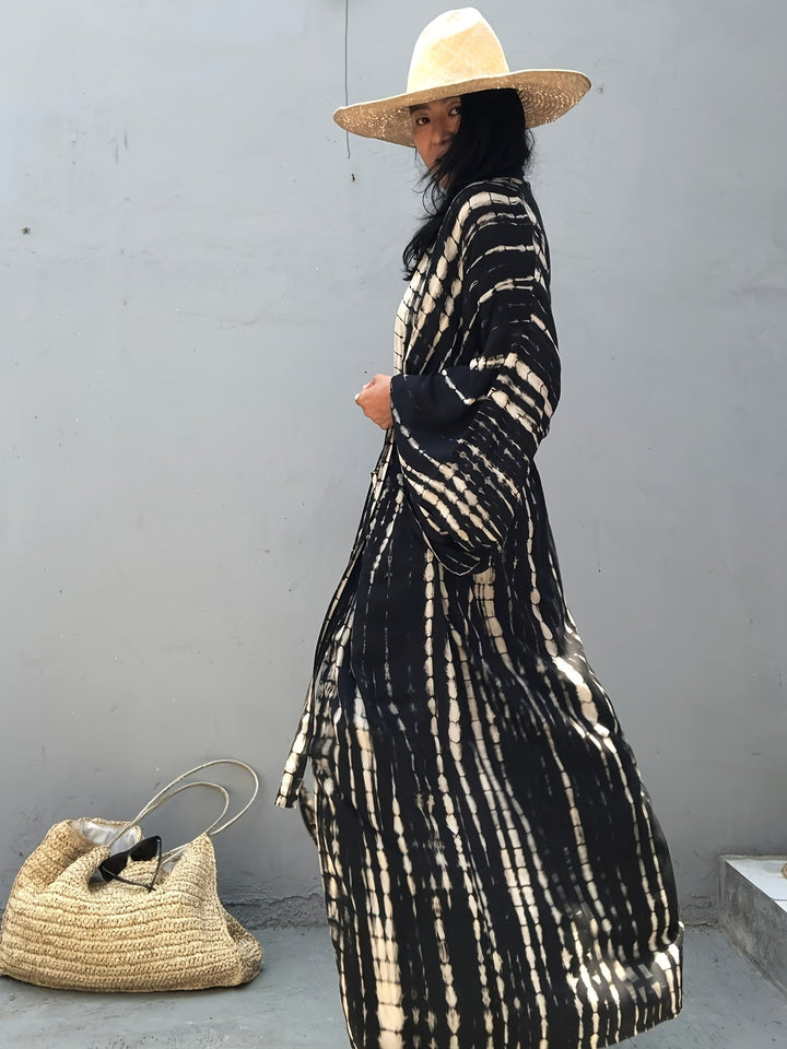 Vielseitiges Damen Boho Kimono Maxikleid, schwarzes Überwurfkleid für Strand, Urlaub und elegante Freizeitmode.