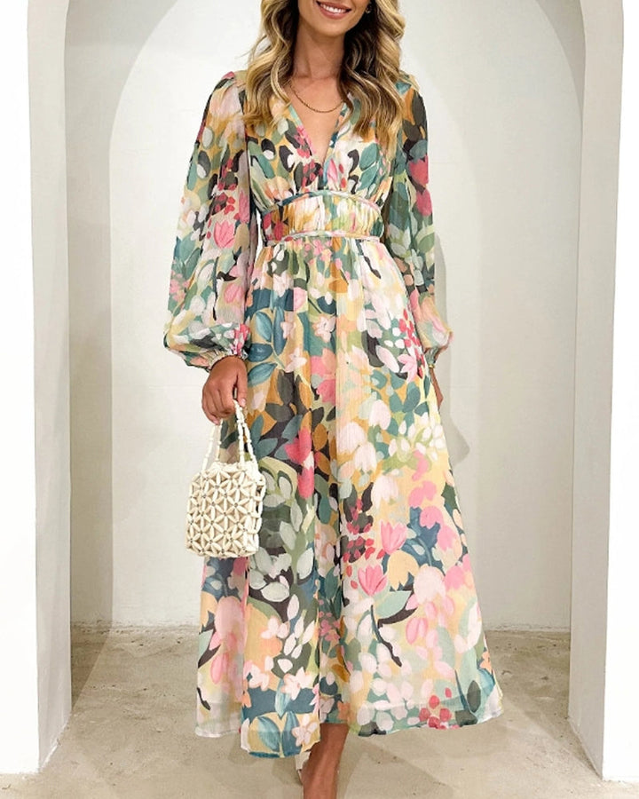 Florales Sommerkleid für Damen mit elegantem Blumenmuster; ein vielseitiges Kleid für Frühling, Sommer & Feste.