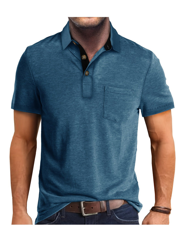 Modernes Herren Poloshirt in Weiß mit Brusttasche. Stilvoll, bequem und vielseitig für jede Gelegenheit.