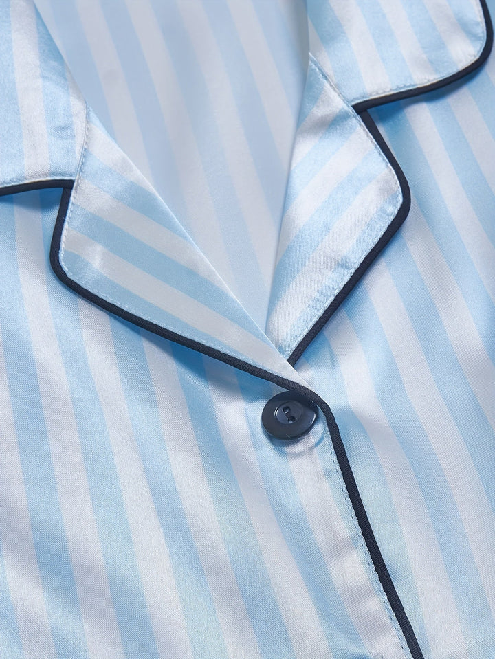Kurze Hose des Damen Nachtwäsche Sets mit Streifen, bequemer Schnitt für optimalen Komfort als Sommer Pyjama.