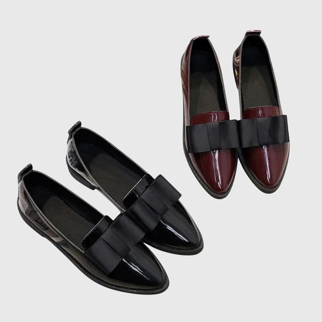 Nahaufnahme der runden Zehenkappe von bequemen Damen Slip-On Loafern. Eleganter Damenschuh, leicht anzuziehen.