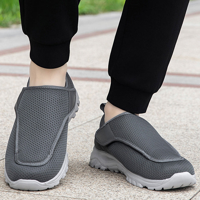 Bequeme Herren-Laufschuhe mit Klettverschluss für sicheren Halt und weite Passform, ideal für Sport & Alltag.