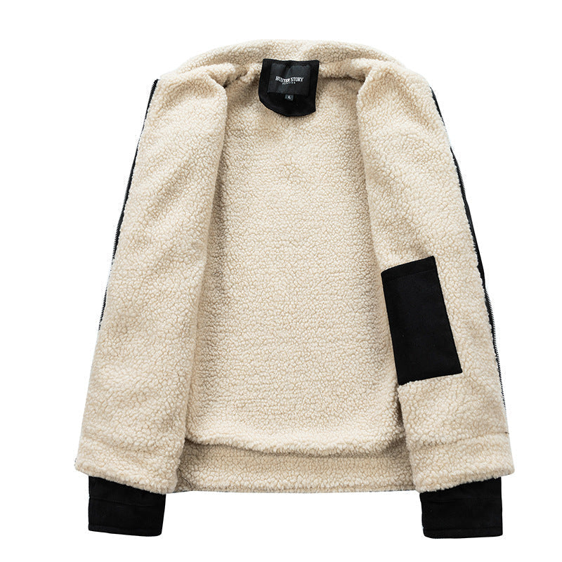 Robuste Herren-Reißverschlussjacke aus Strick in Schwarz. Ideal als warme Winterjacke für casual Outfits.