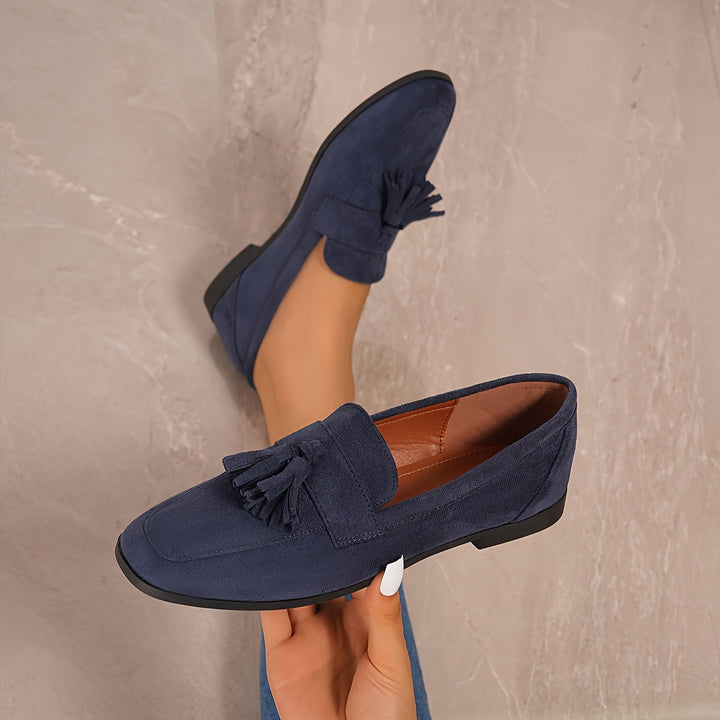 Robuste schwarze Freizeitschuhe für Wandern, mit Dämpfung für optimalen Komfort und Halt.