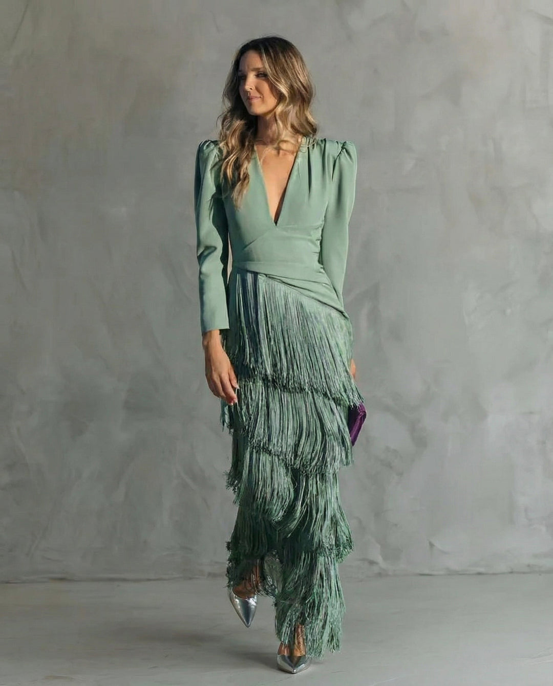 Elegantes Damen Midi Fransenkleid mit V-Ausschnitt, ideal für festliche Anlässe & Partys.