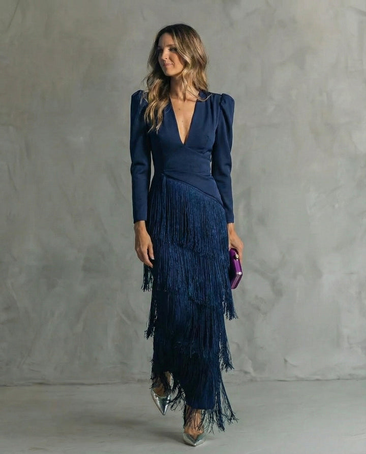 Stilvolles Damen Fransenkleid, Midi-Länge, V-Ausschnitt. Perfekt als Abendkleid oder Cocktailkleid.