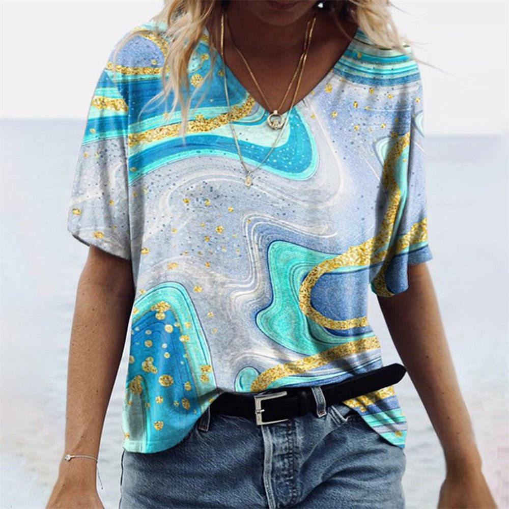 Damen T-Shirt mit Marmormuster, V-Ausschnitt, lockerer Boho-Stil. Perfekt für Freizeitmode.