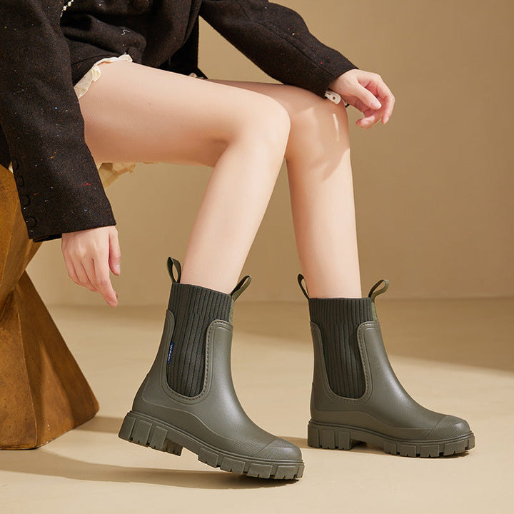 Damen Gummistiefel, wasserdicht, schwarz, Chelsea Boots Stil, ideal für Regen & Outdoor-Aktivitäten.