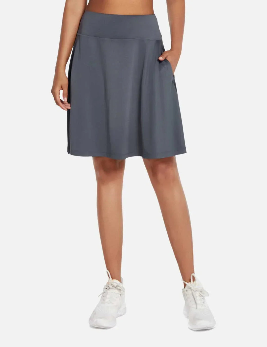 Damen Faltenrock-Skort mit hohem Bund, UPF50+ Schutz & integrierten Shorts für stilvollen Sport.