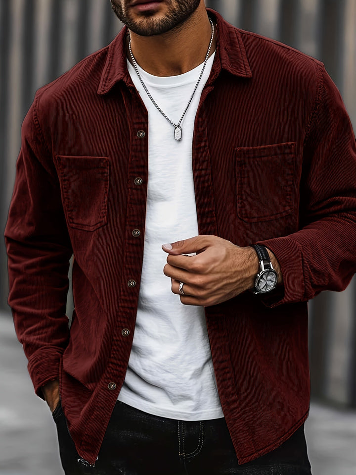 Bequeme Herren Hemdjacke mit Kordeloptik, Langarm und Reverskragen. Stilvolle Frühlingsmode.
