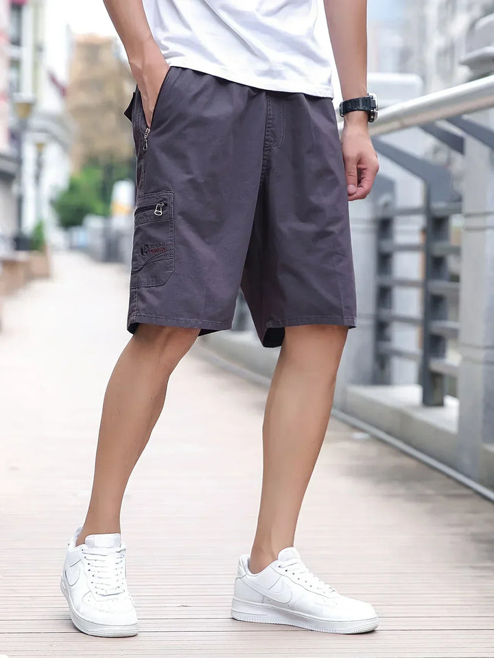 Alltagstaugliche leichte Herren Shorts, ideale Freizeithosen für warme Sommertage.