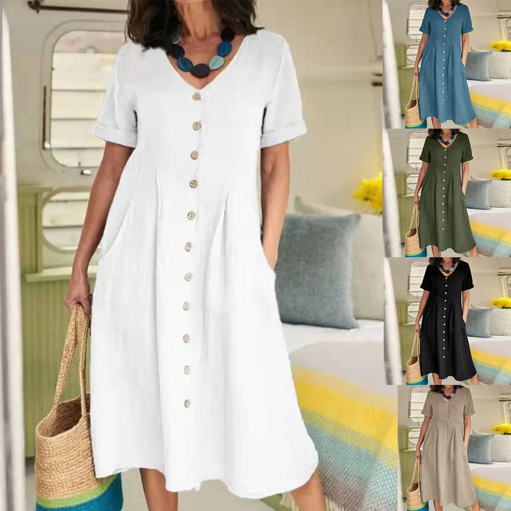 Midikleid in moderner Sommermode: Damenkleid mit V-Ausschnitt, Knopfleiste und lockerem Schnitt.