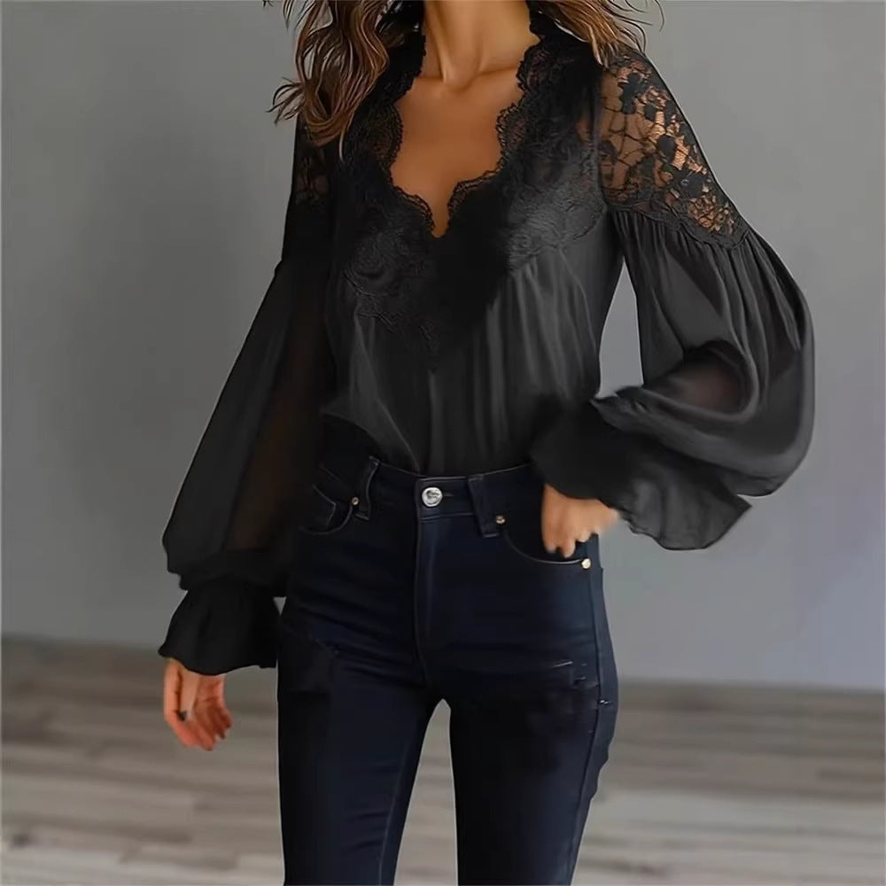 Schwarzes Damen Langarmshirt, elegantes Rüschenshirt mit Spitzen-Patchwork und langen Ärmeln.