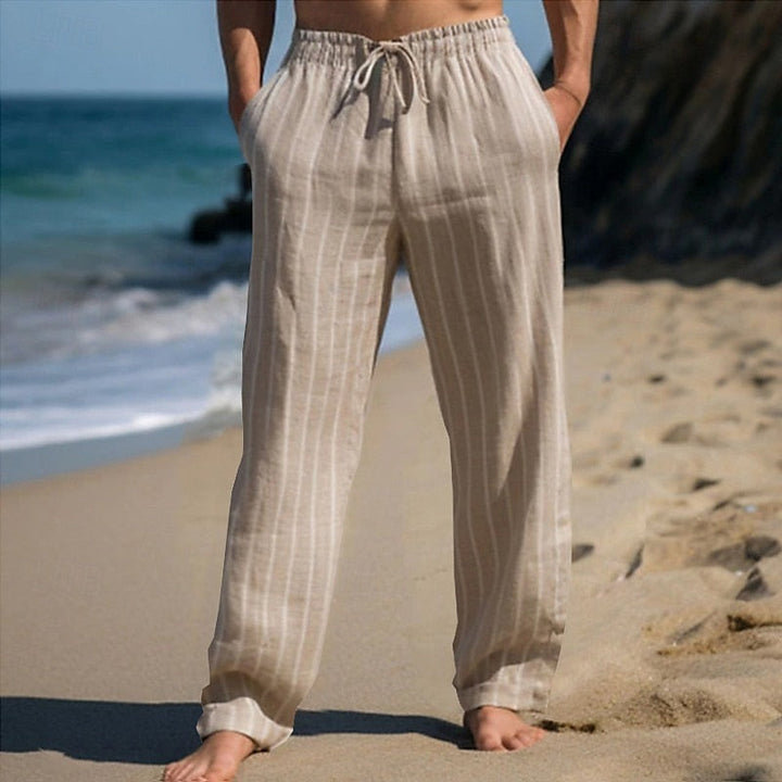 Atmungsaktive Herren Freizeithose für Sommer, mit geradem Bein, elastischem Bund und Streifenmuster.
