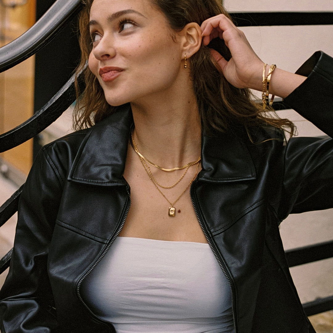 Elegante Damen Halskette mit Zirkonia Anhänger in Gold und Silber verfügbar. Wasserdicht.