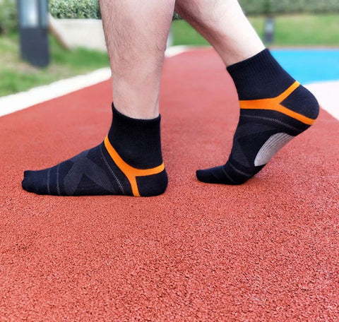 Rutschfeste Herren Arbeitsschuhe mit Zehenschutzkappe, ideal für Baustelle & Industrie. Bieten orthopädischen Komfort.