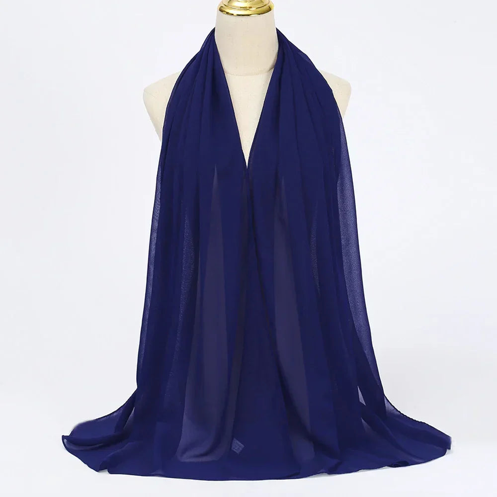 Farbenfroher Damen Chiffon Hijab Leilani. Dieses leichte Accessoire ist elegant und super vielseitig.