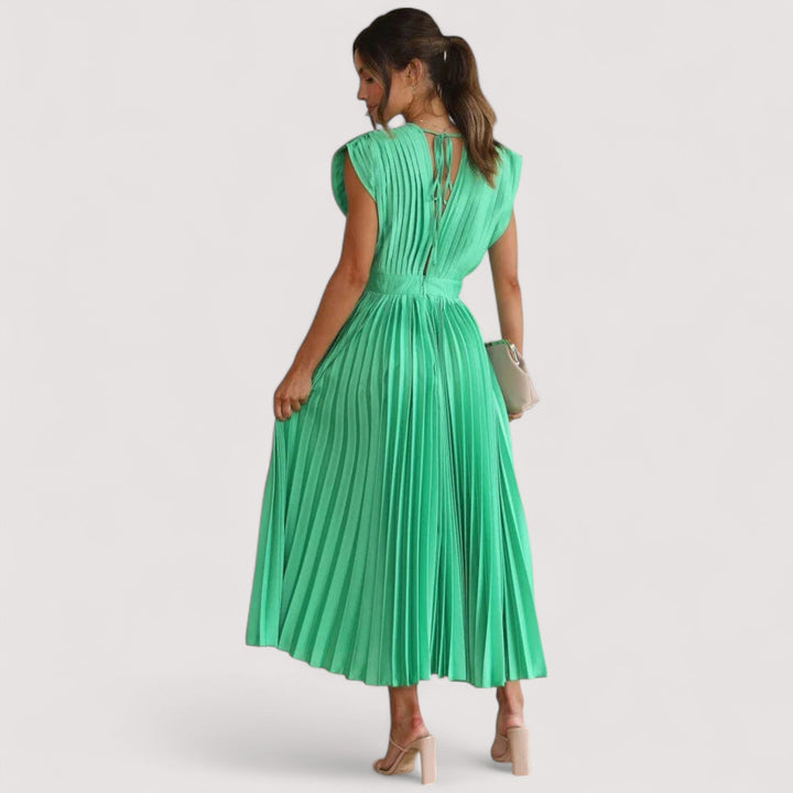 Modisches Plisseekleid mit verstellbarer Taille, elegant, bequem und fließend.