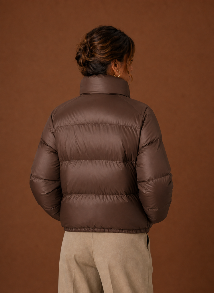 Komfortable Freizeitjacke für Damen. Diese gesteppte Herbstjacke kombiniert Stil & Wärme perfekt.