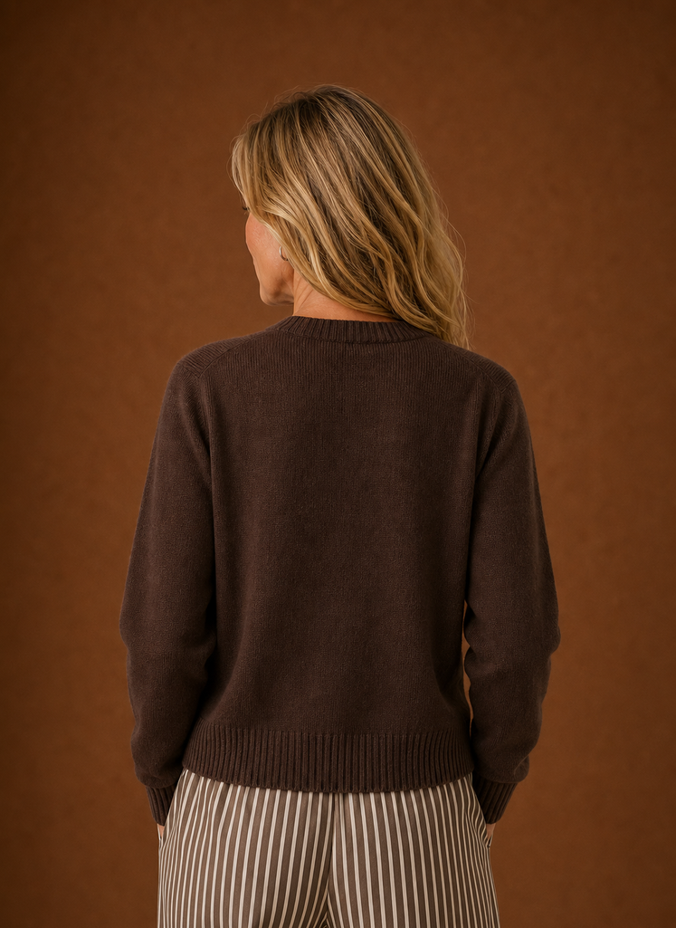 Frauen Strickjacke mit Rundhalsausschnitt. Leichter Cardigan, perfekt für Lagenlooks im Alltag.