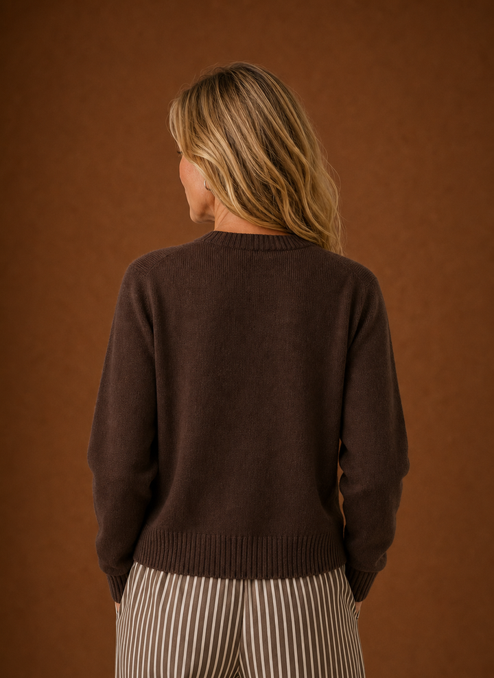 Frauen Strickjacke mit Rundhalsausschnitt. Leichter Cardigan, perfekt für Lagenlooks im Alltag.