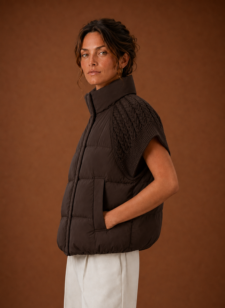 Leichte Damen Steppweste mit Strick für den Lagenlook, warm & bequem als Übergangsjacke.