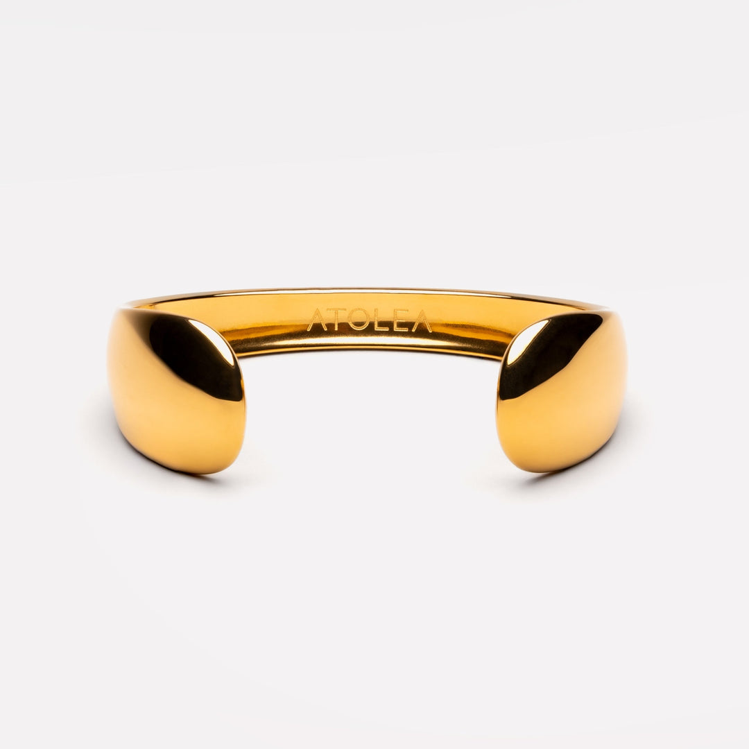 Wasserfester & hypoallergener Goldarmreif für Damen, breiter Statement-Schmuck aus Edelstahl.