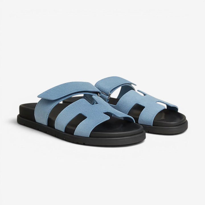 Damen Freizeit Sandalen: Slip-On, flache Riemensandalen mit offener Zehe.