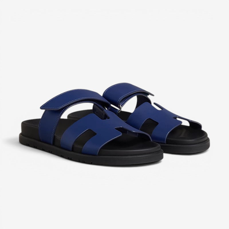 Leichte Damen Flachsandalen mit Riemen, perfekt für casual Sommer-Looks.
