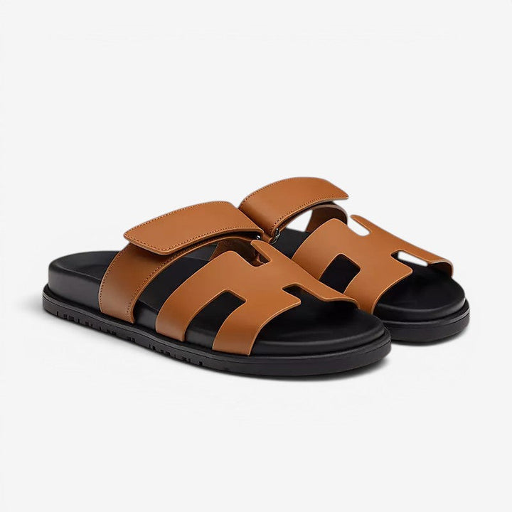 Bequeme Damen Flachsandalen mit Riemen, offene Zehe, perfekt für Freizeit.