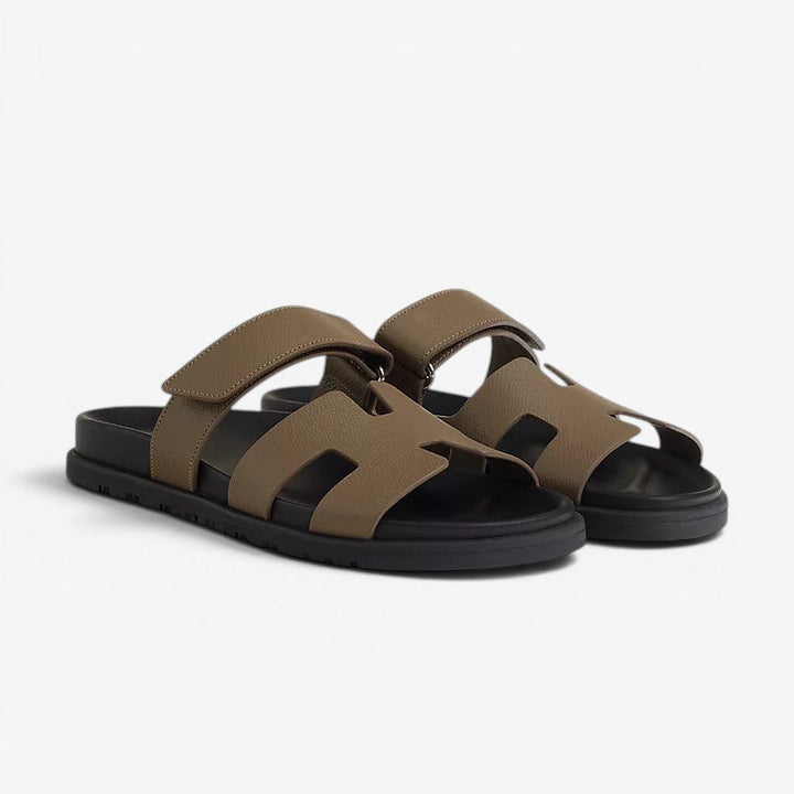 Elegante Damen Sommerschuhe: Riemensandalen mit offener Zehe, Slip-On Style.