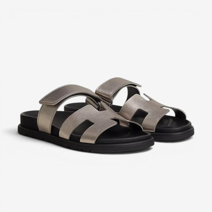 Sommerliche Damen Sandalen mit Rundkappe, offener Zehe, leicht & bequem.