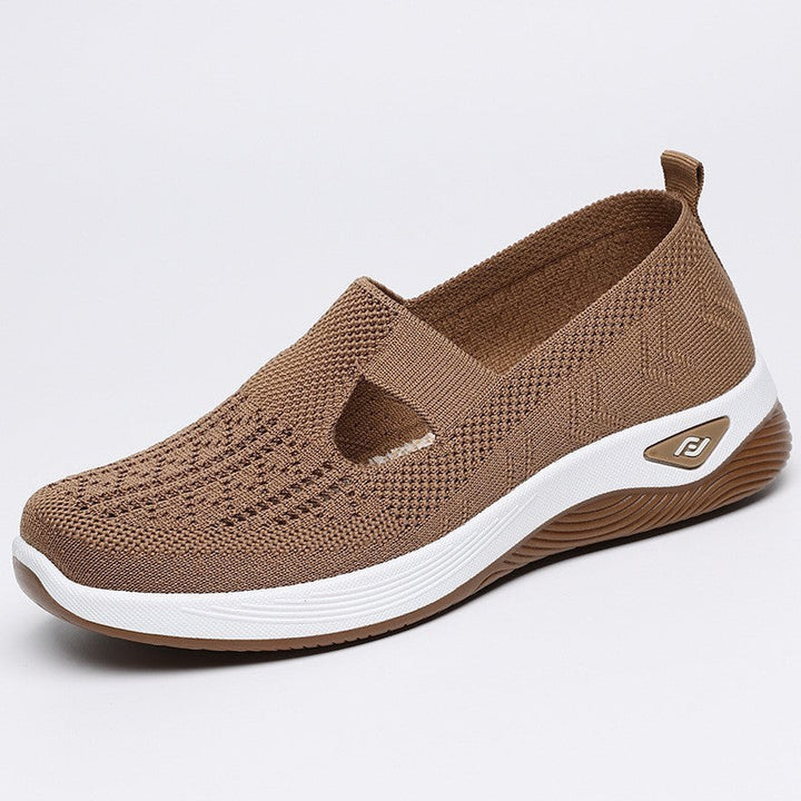 Sportliche Walking Slip-On Damen Sneaker, orthopädisch, perfekt als Freizeitschuhe mit sicherem Halt.