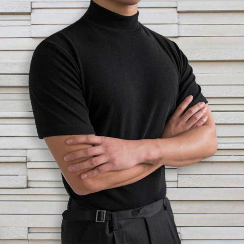 Herren Langarmshirt mit Rundhalsausschnitt und geradem Saum, ideal für Freizeit und Alltag.