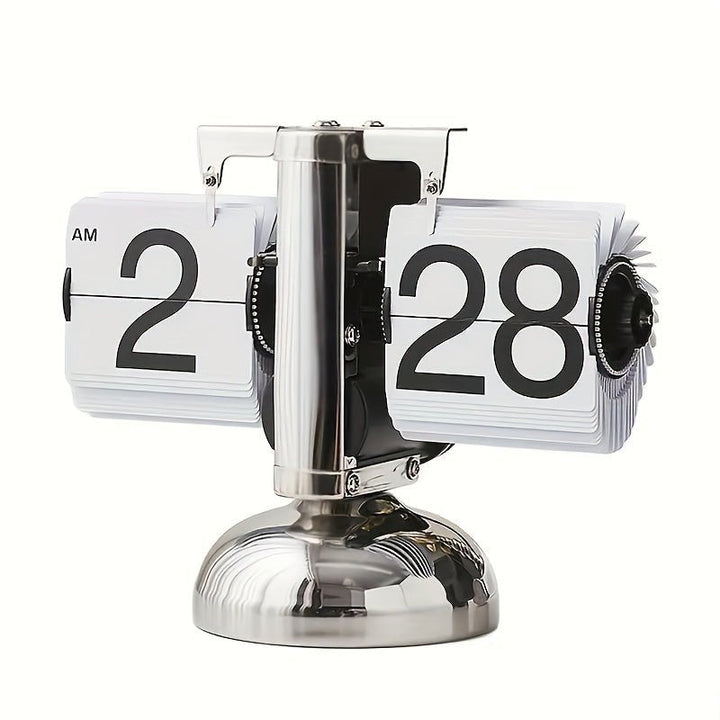 Vintage Retro Flip Uhr aus Edelstahl, Quarzwerk, schwarz-weiß. Moderne Tischuhr für stilvolle Wohnakzente.